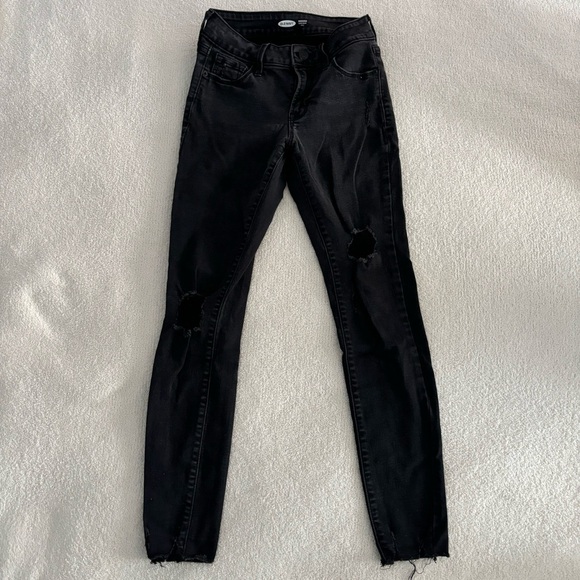 Old Navy Denim - Women's Black Distressed Jeans, size 0